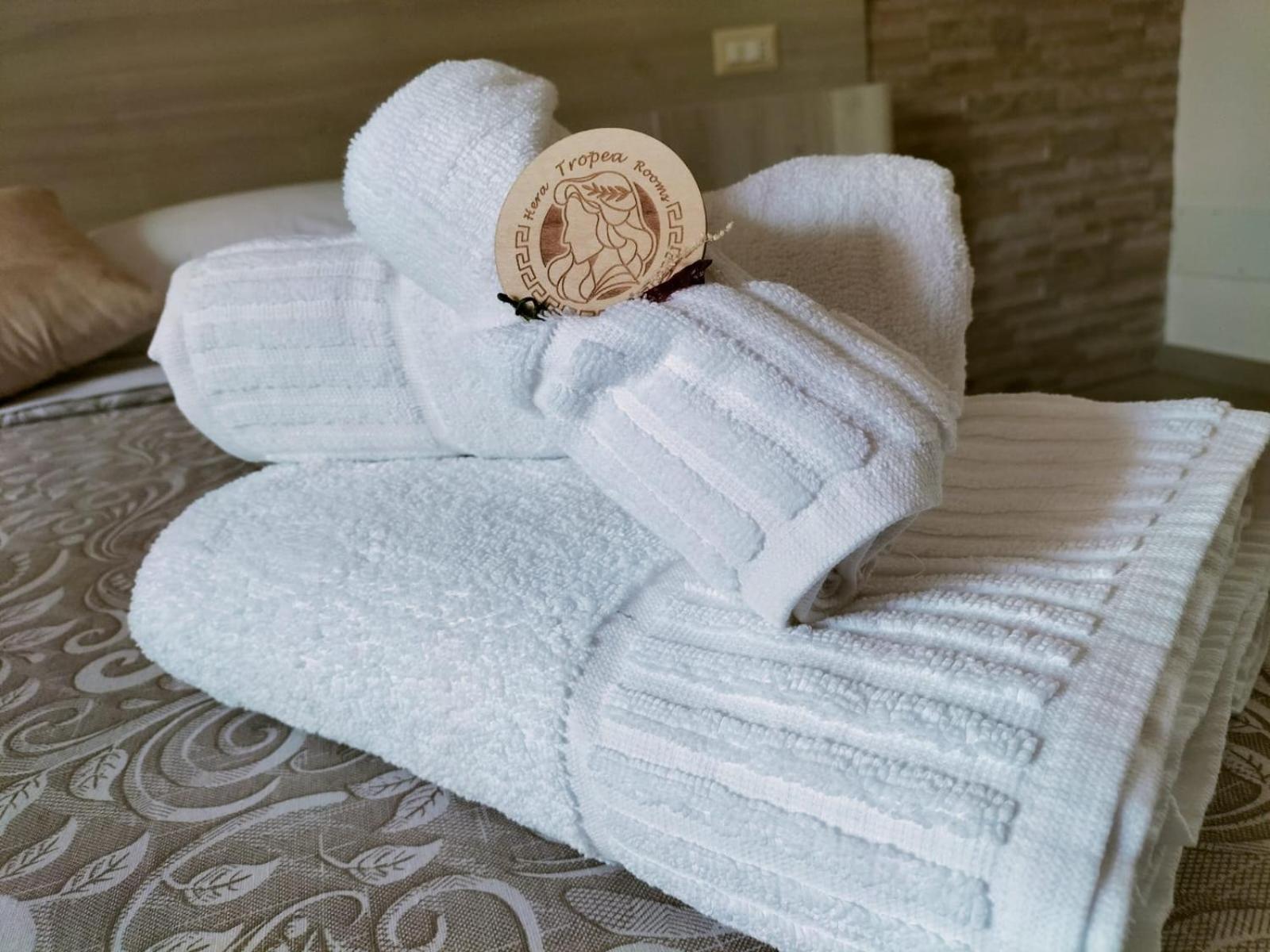 Hera Tropea Rooms ภายนอก รูปภาพ
